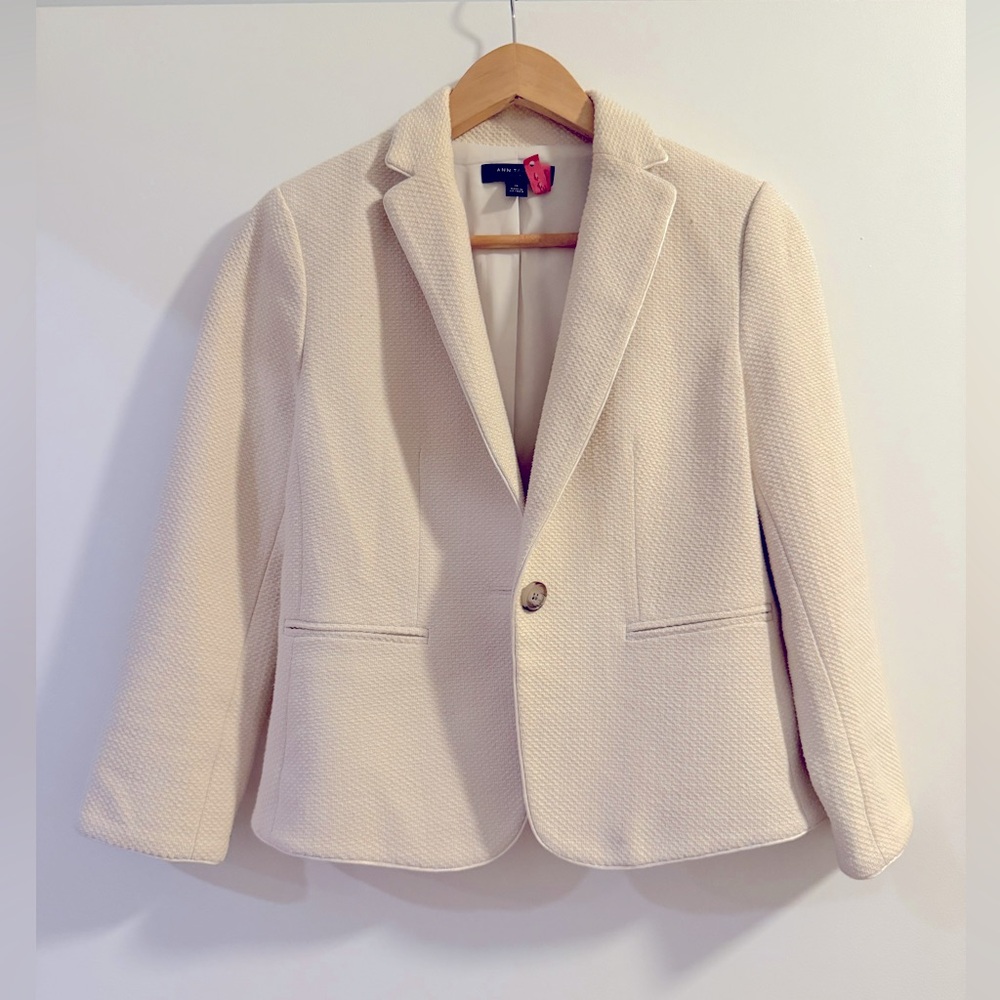 Ann Taylor Ivory/Cream One Button Textured Blazer, 3/4 Sleeve, Size 2P